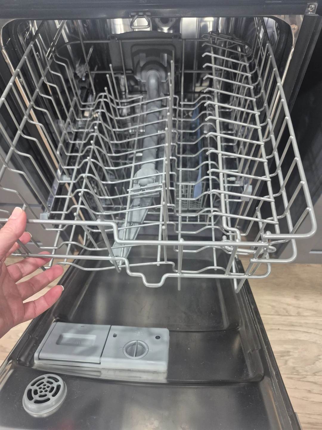 Whirlpool 18-inch Stainless Steel Dishwasher - photo 5