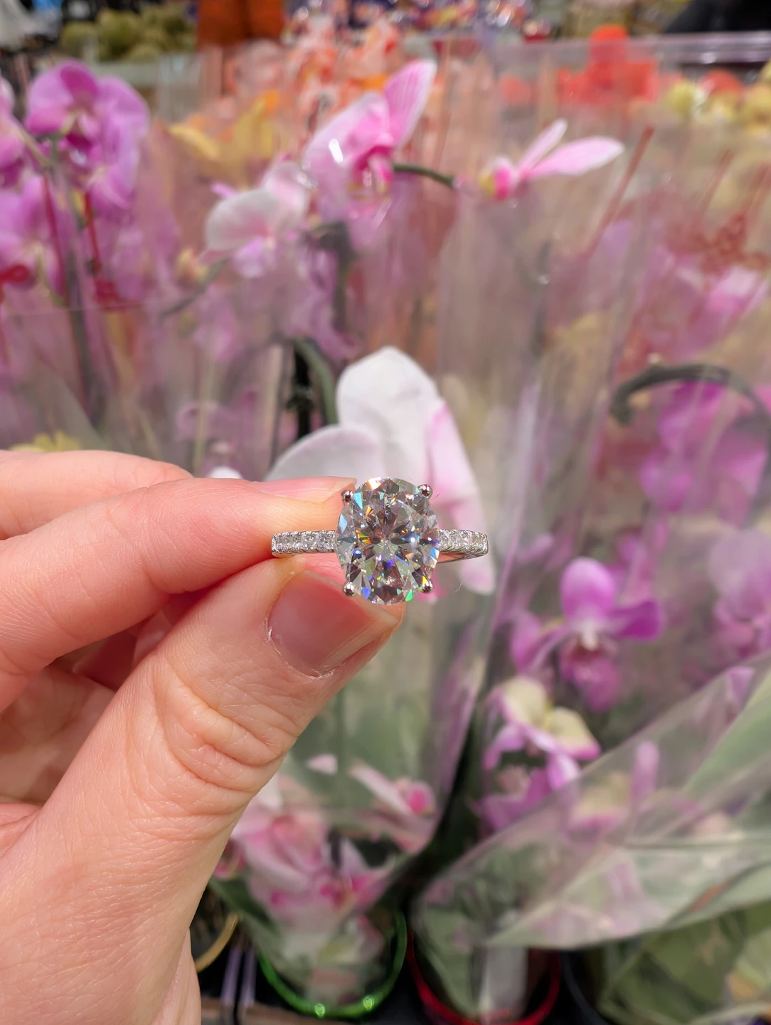 Oval Cut Moissanite Engagement Ring - Size 6 - photo 2
