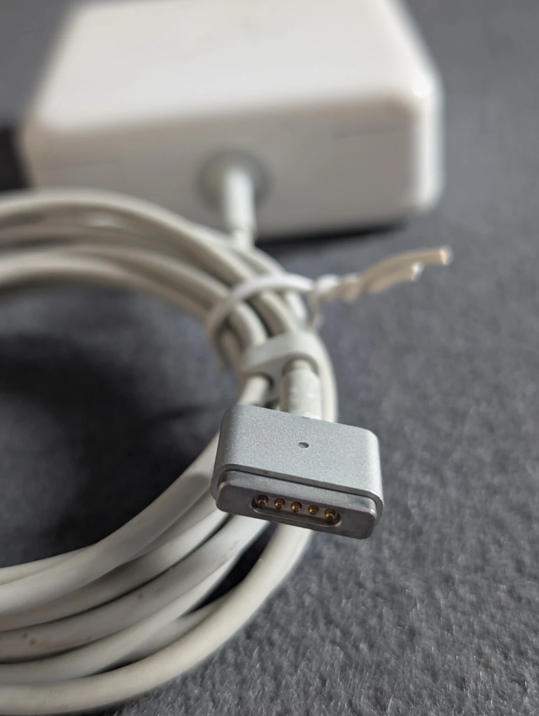 Apple 60W MagSafe 2 Power Adapter (T-Tip) - photo 5