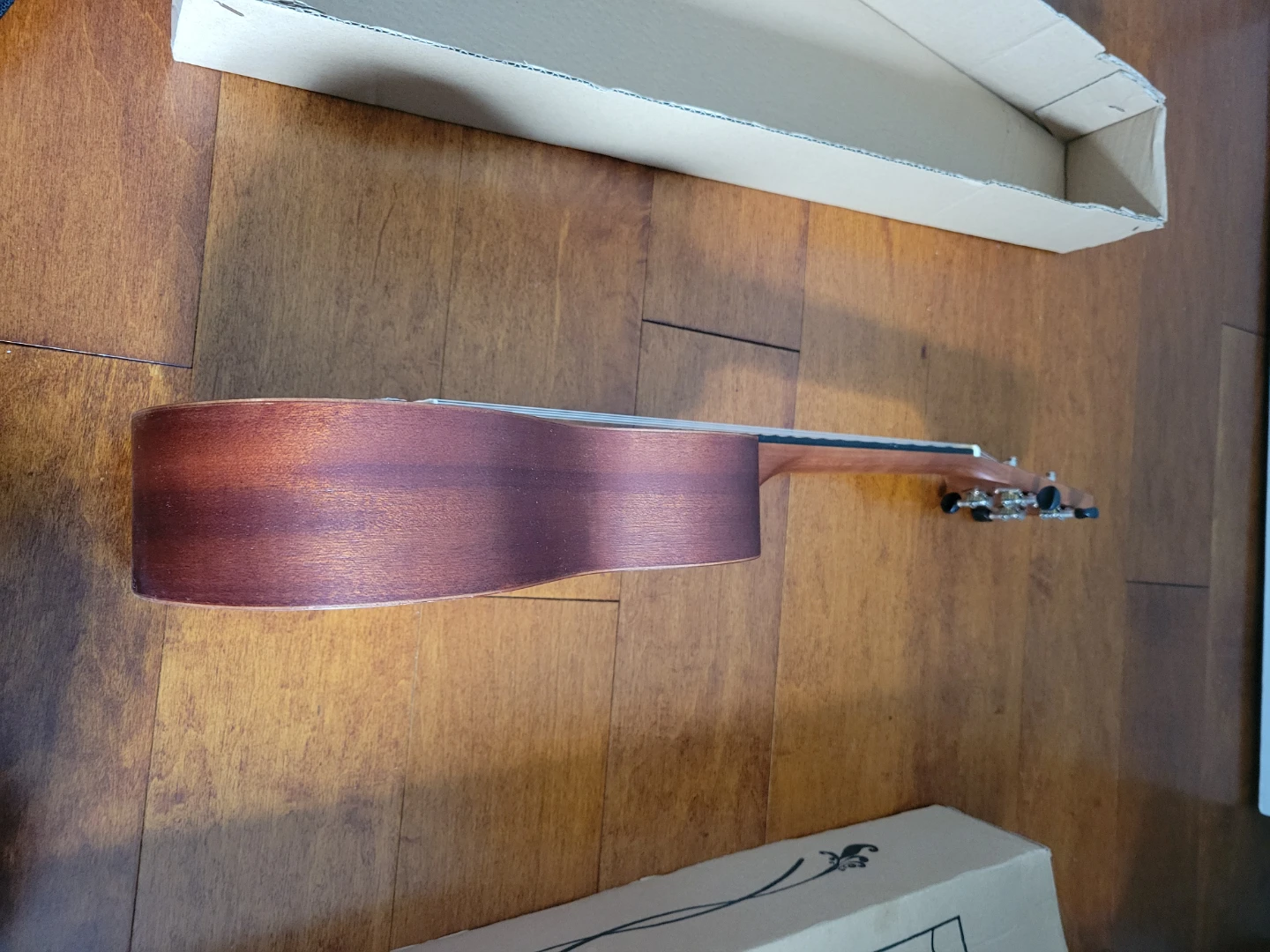 Ukulele with Case - photo 4