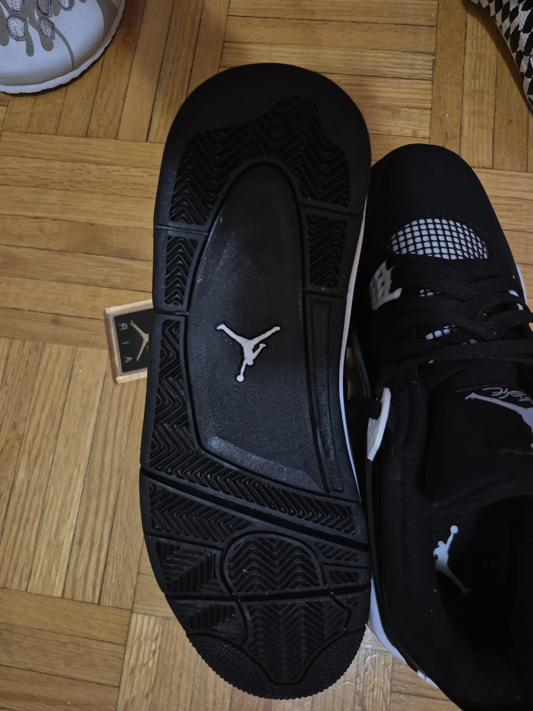 Jordan 4 Retro Black and white thunders - photo 3