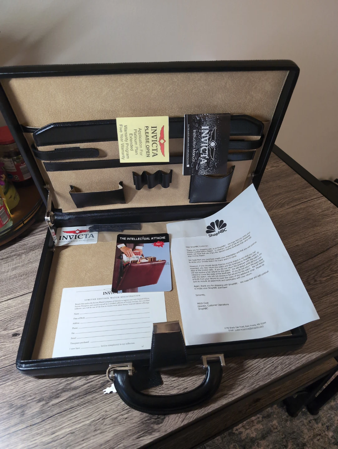 Invicta "The Intellectual Attache" Briefcase - photo 4