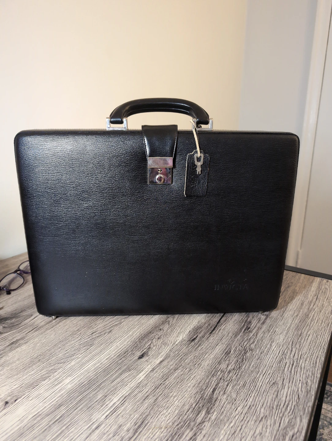 Invicta "The Intellectual Attache" Briefcase - photo 2