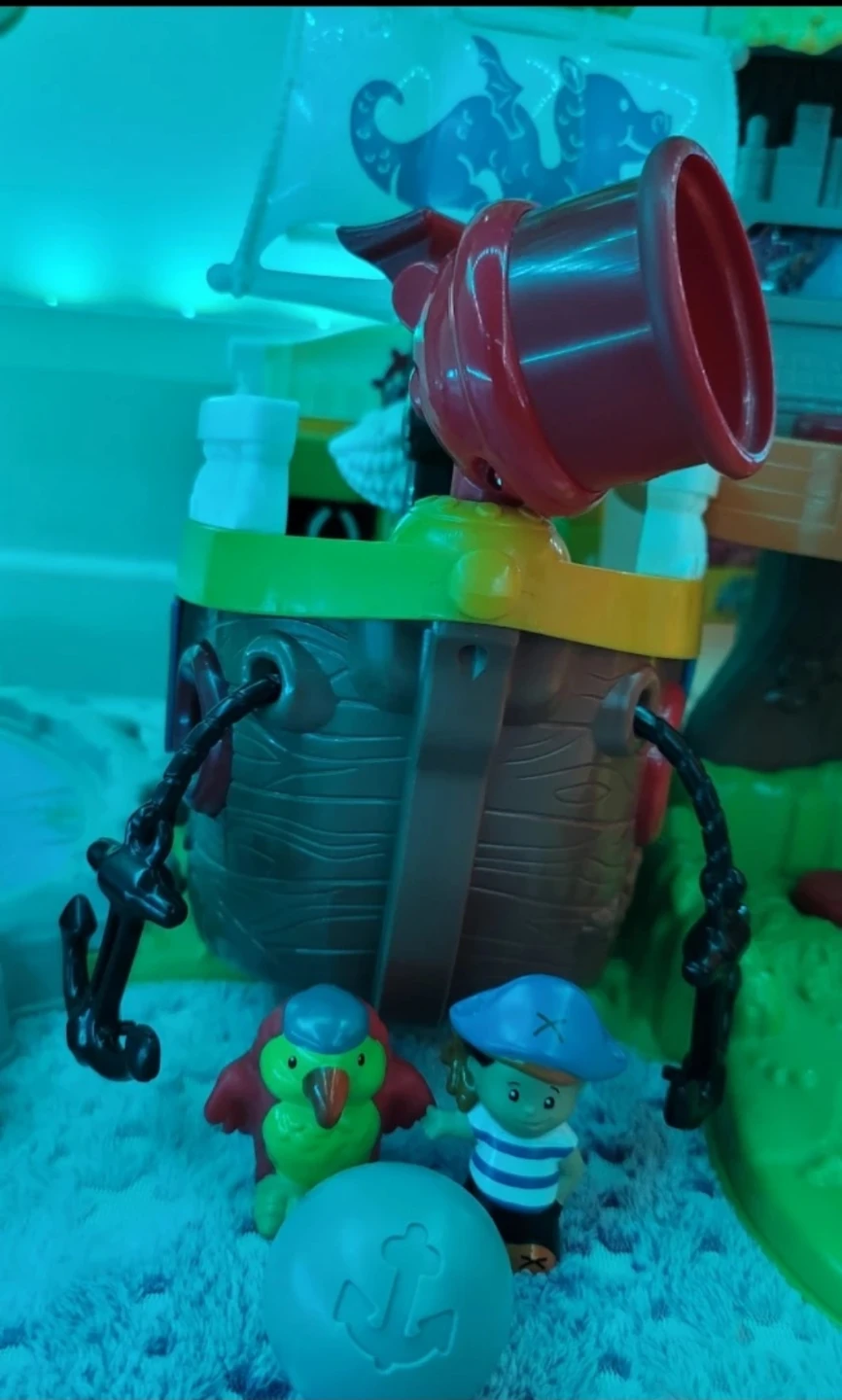 Fisher-Price Little People Pirate Ship - photo 2