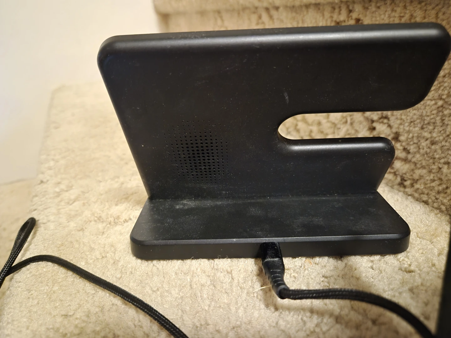 Fast Charge Wireless Charging Station - photo 2