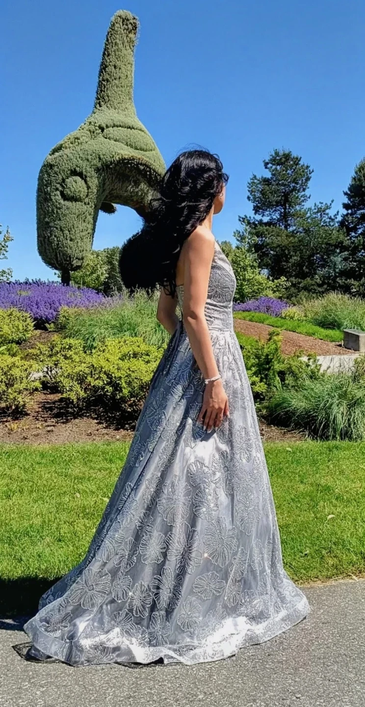 Elegant Grey Floral Prom Dress - photo 3