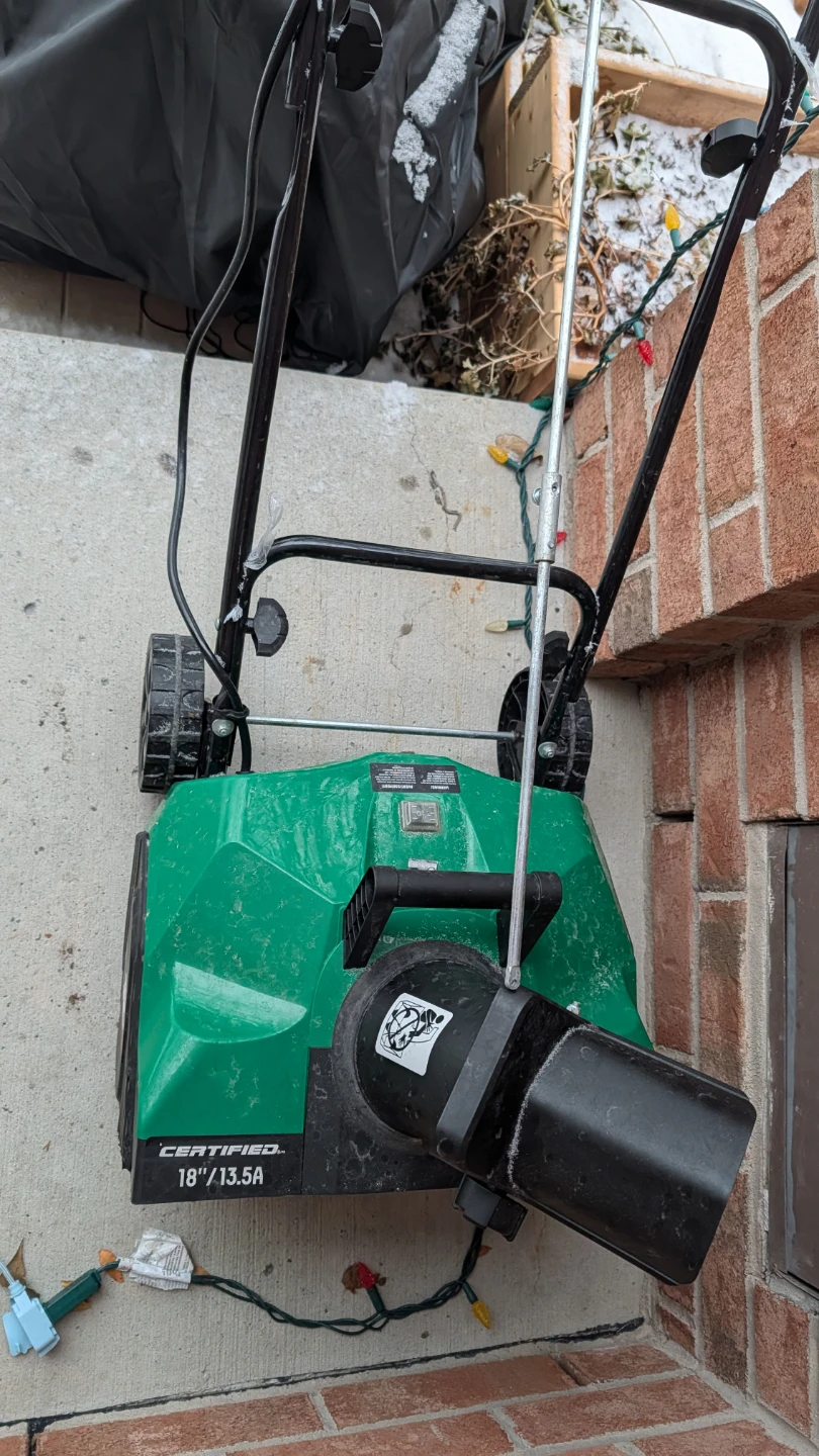 Certified 18"/13.5A Electric Snowthrower