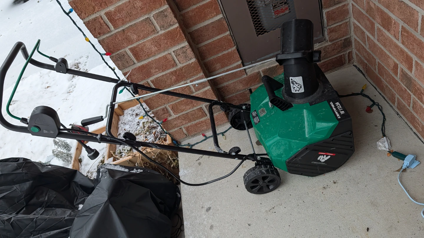 Certified 18"/13.5A Electric Snowthrower - photo 2