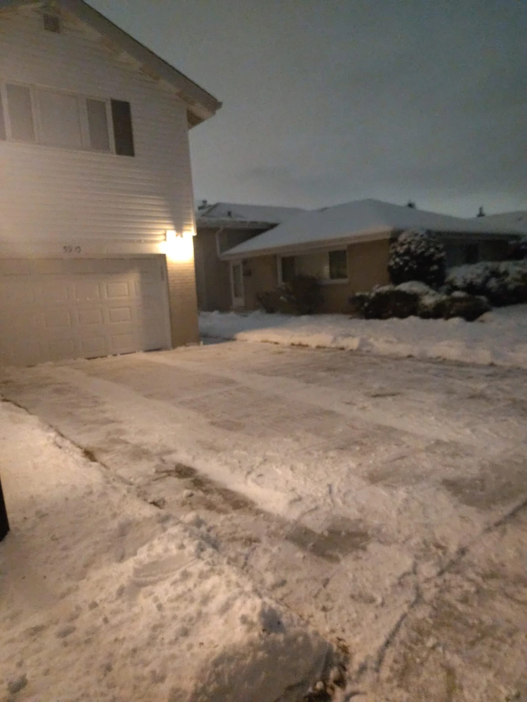 We clear the snow from your house - photo 3