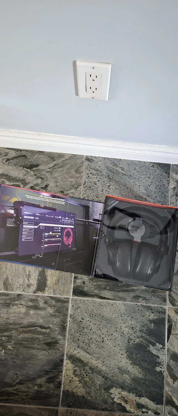 JBL Quantum ONE Gaming Headset - photo 3