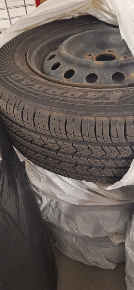Winter Tires (4 pcs Mounted) 215/65R16 102H XL Farroad Tire