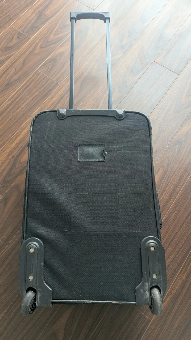 Cambridge Black Rolling Suitcase - photo 3