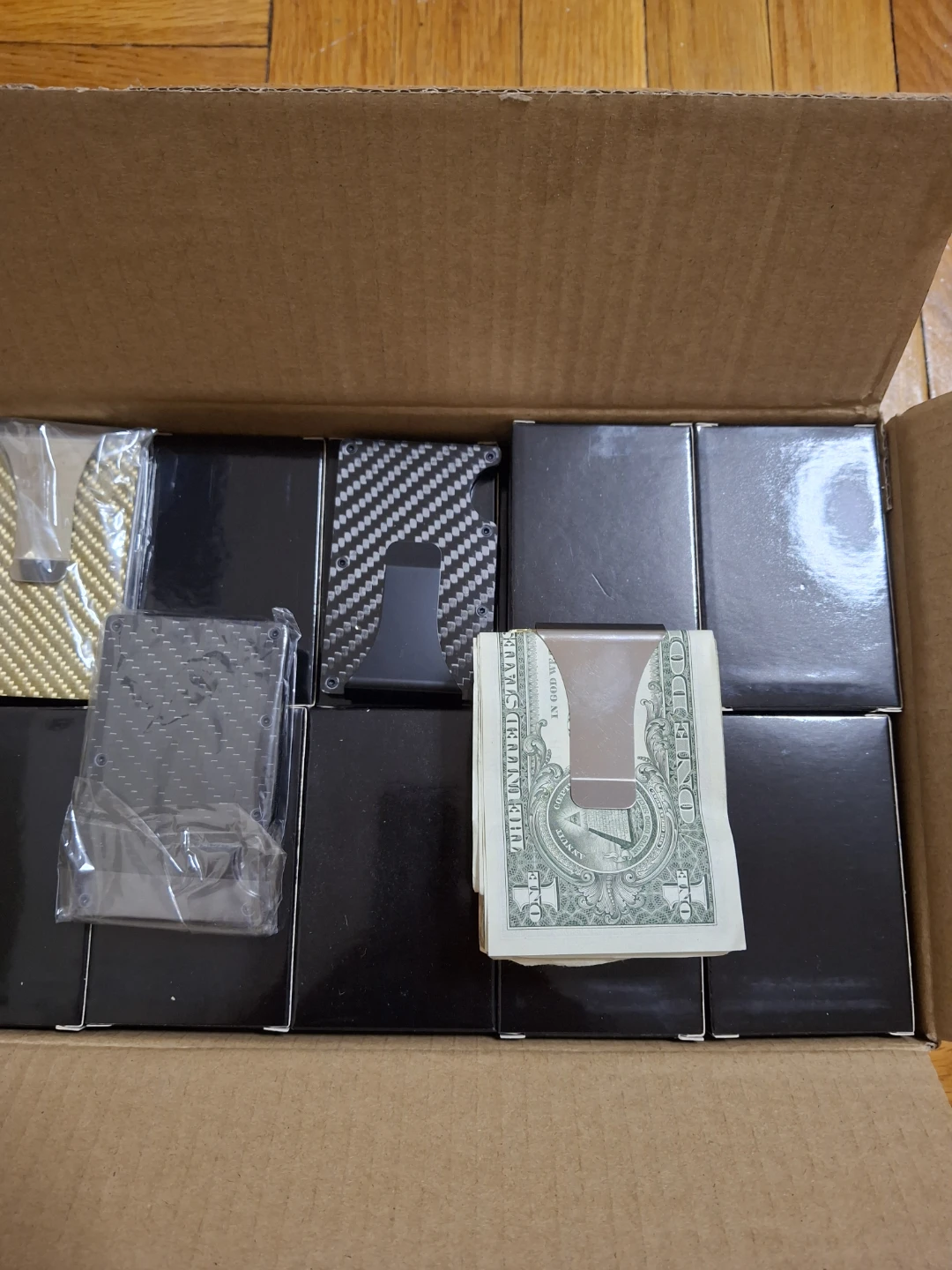 Carbon Fiber Minimalist Wallet Card Holder - photo 4
