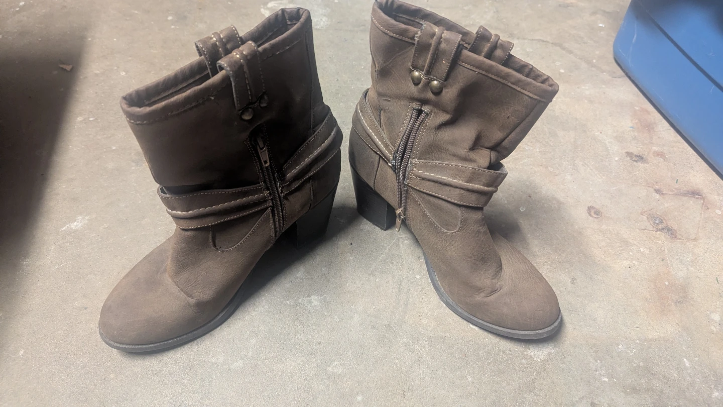 Leather Ankle Boots - Size 8.5 - photo 2