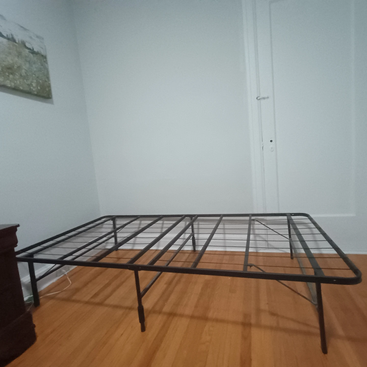 Twin Metal bed Frame - Mattress Ready - photo 2