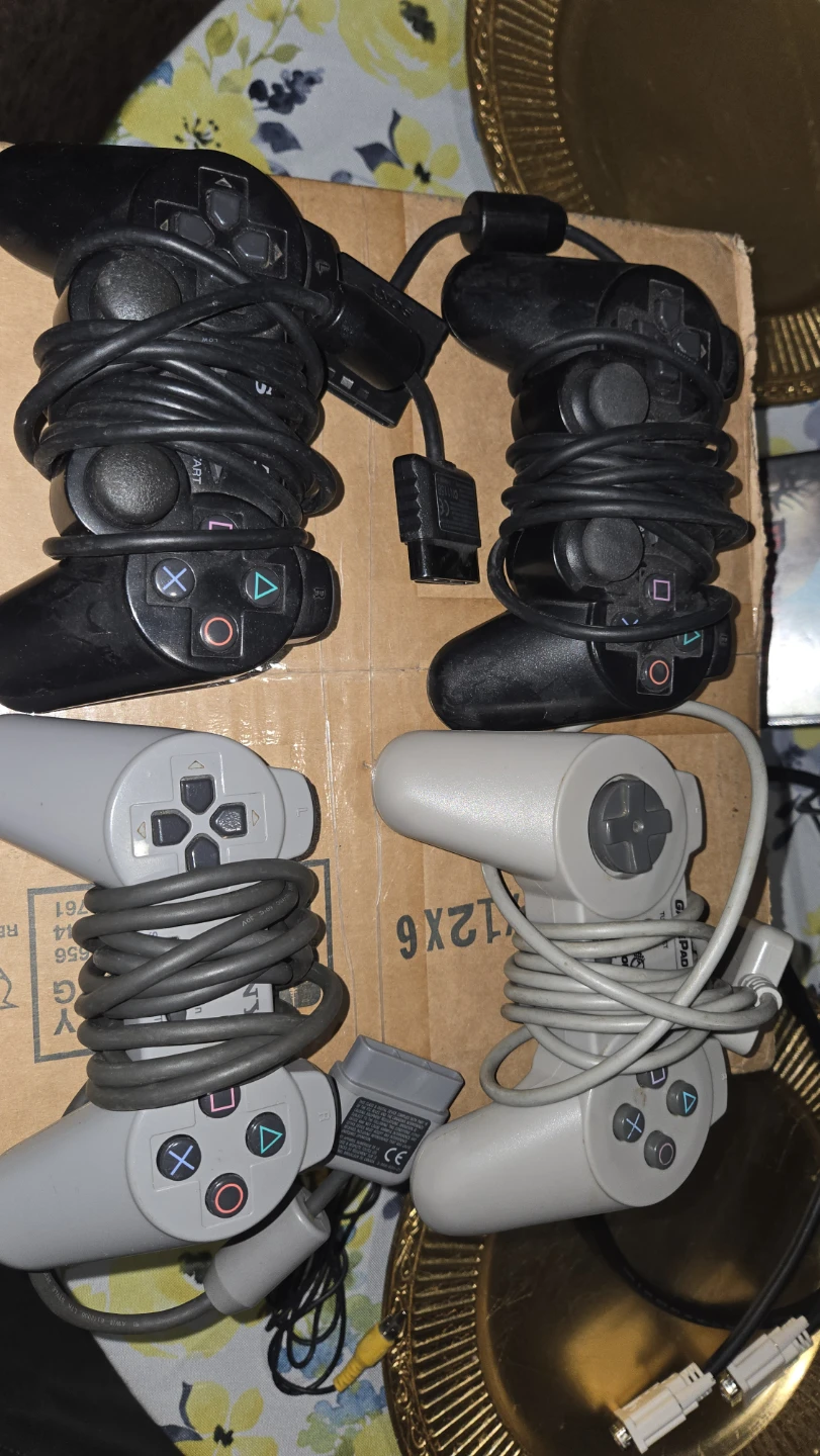 PlayStation 2 Console with Game & Controllers - photo 3