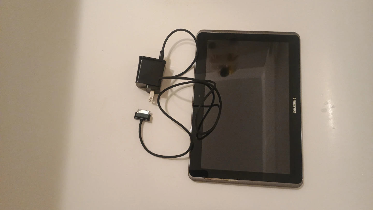 Samsung Tablet with Charger