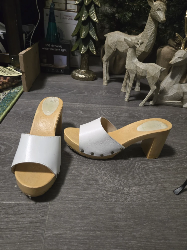 Holees White Leather Clogs - Size 9