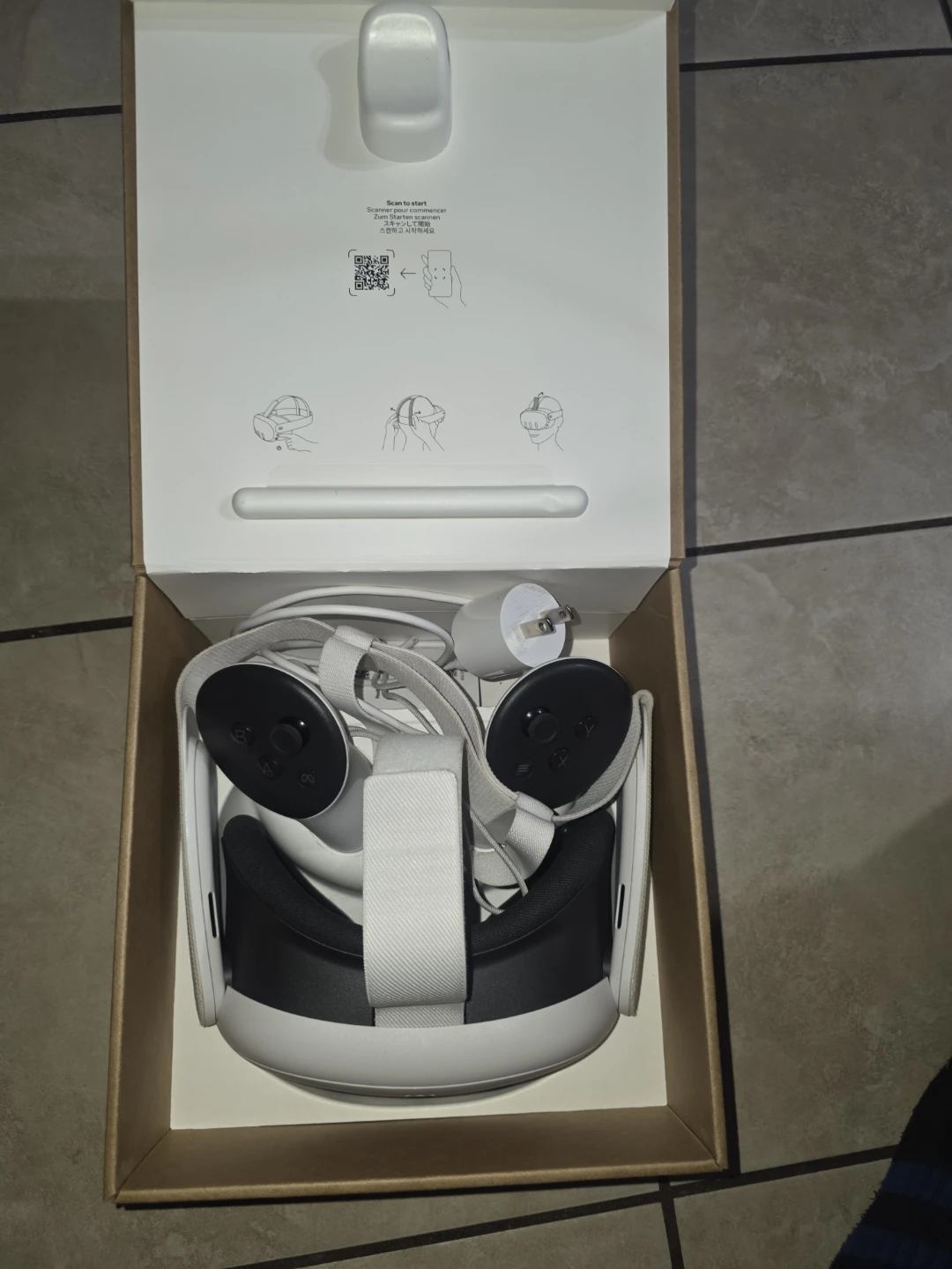 Meta Quest 3 VR Headset - Like New! - photo 3