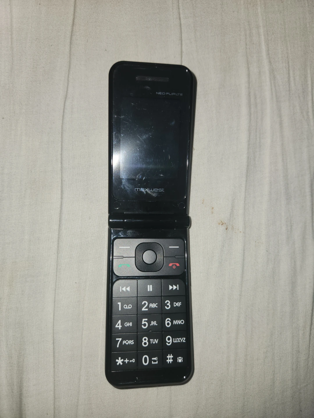 Maxwest Flip phone