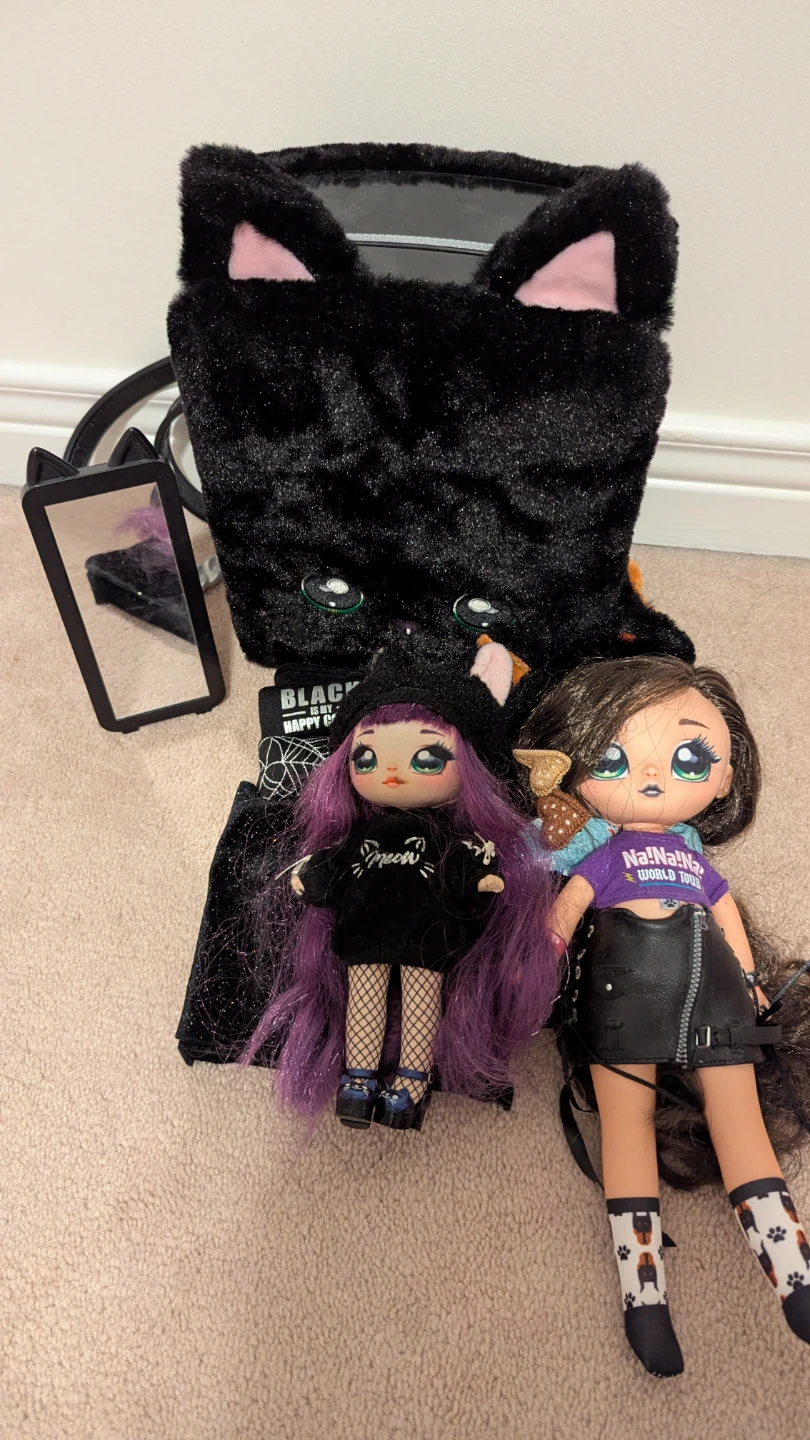 Na! Na! Na! Surprise Dolls & Backpack