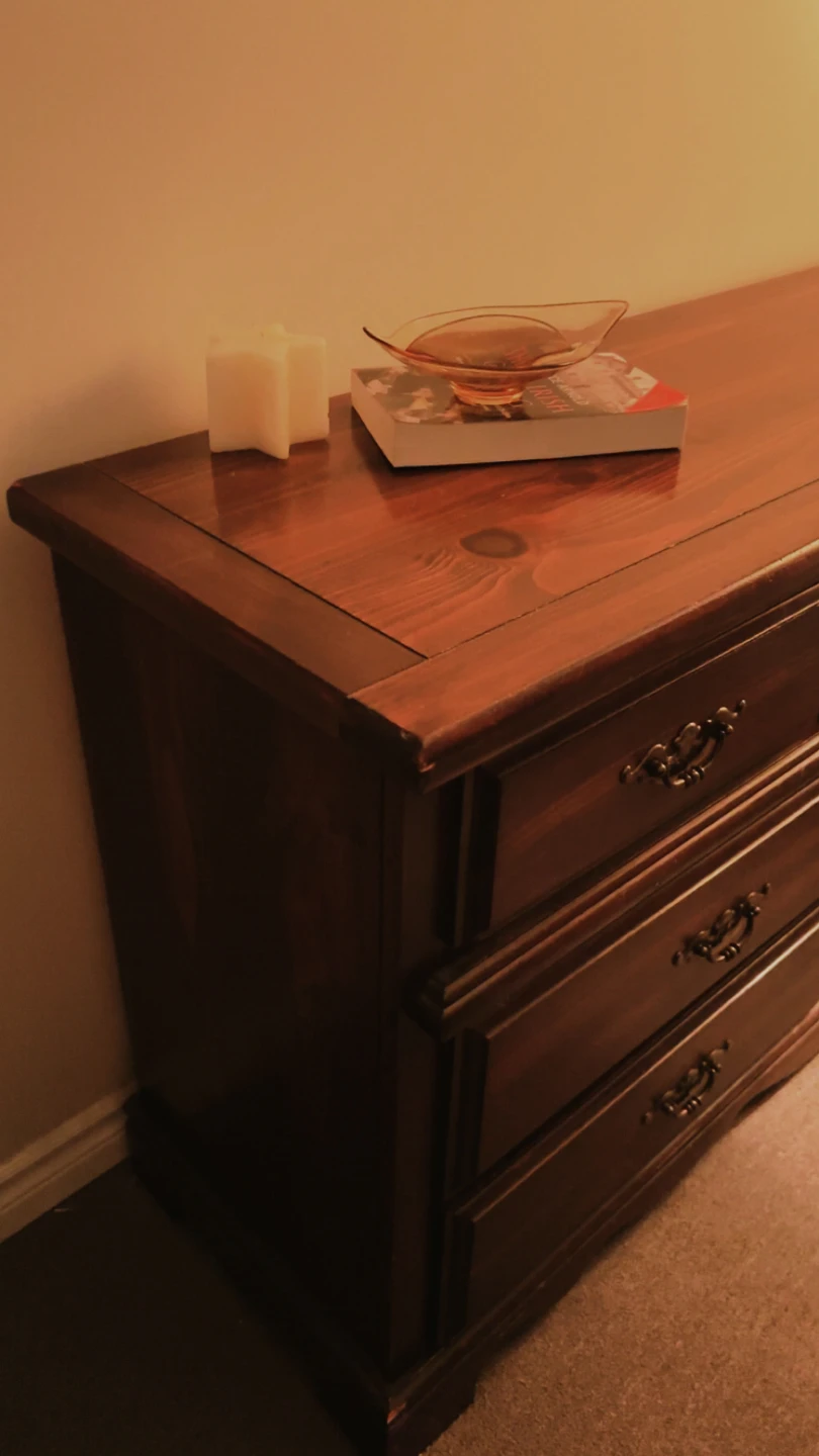 Wooden Dresser and 2 Matching Nightstands - Brown - photo 5