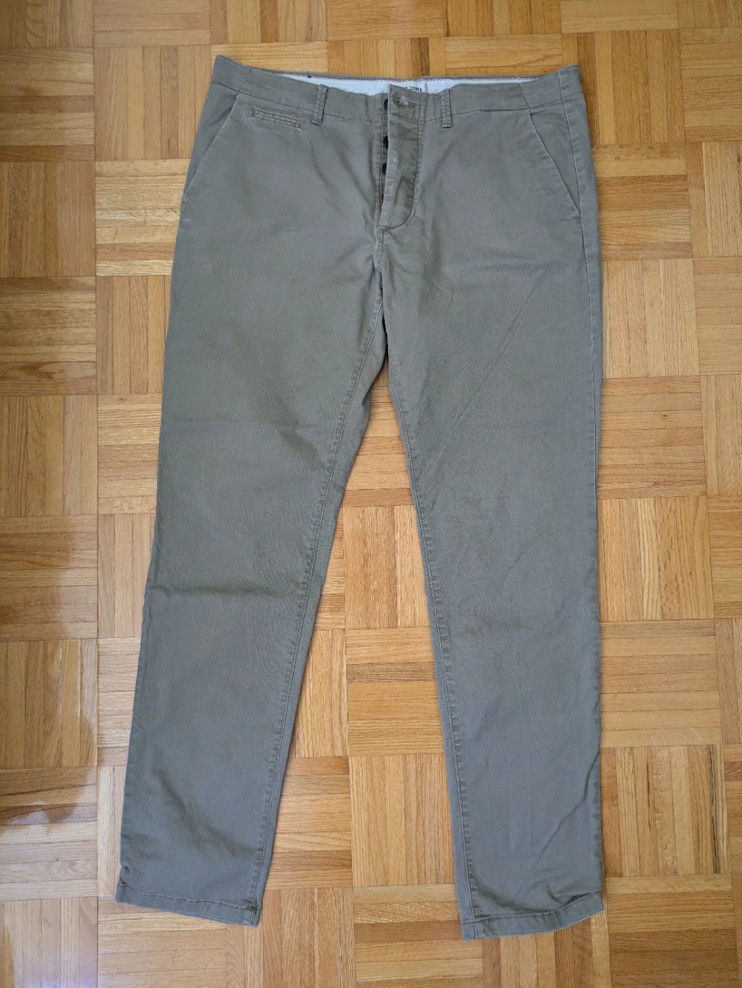Jack and Jones Slim Fit Chinos/ Khakis (W34 L34)