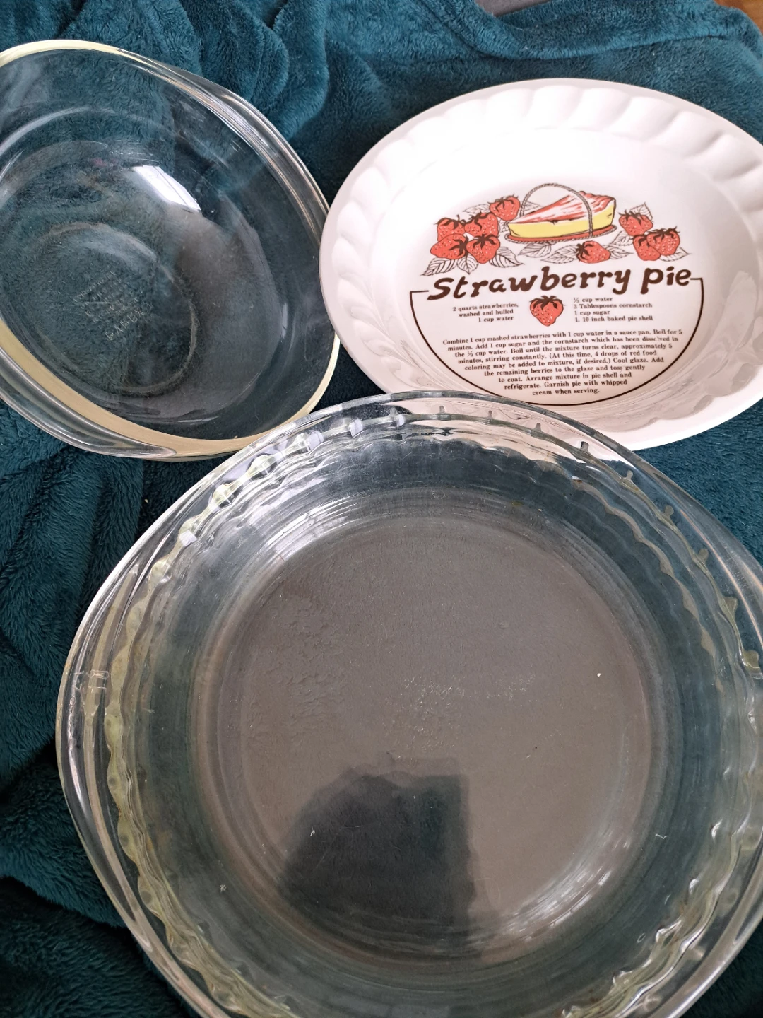 Pie Plates: Glass & Strawberry Pie Dish