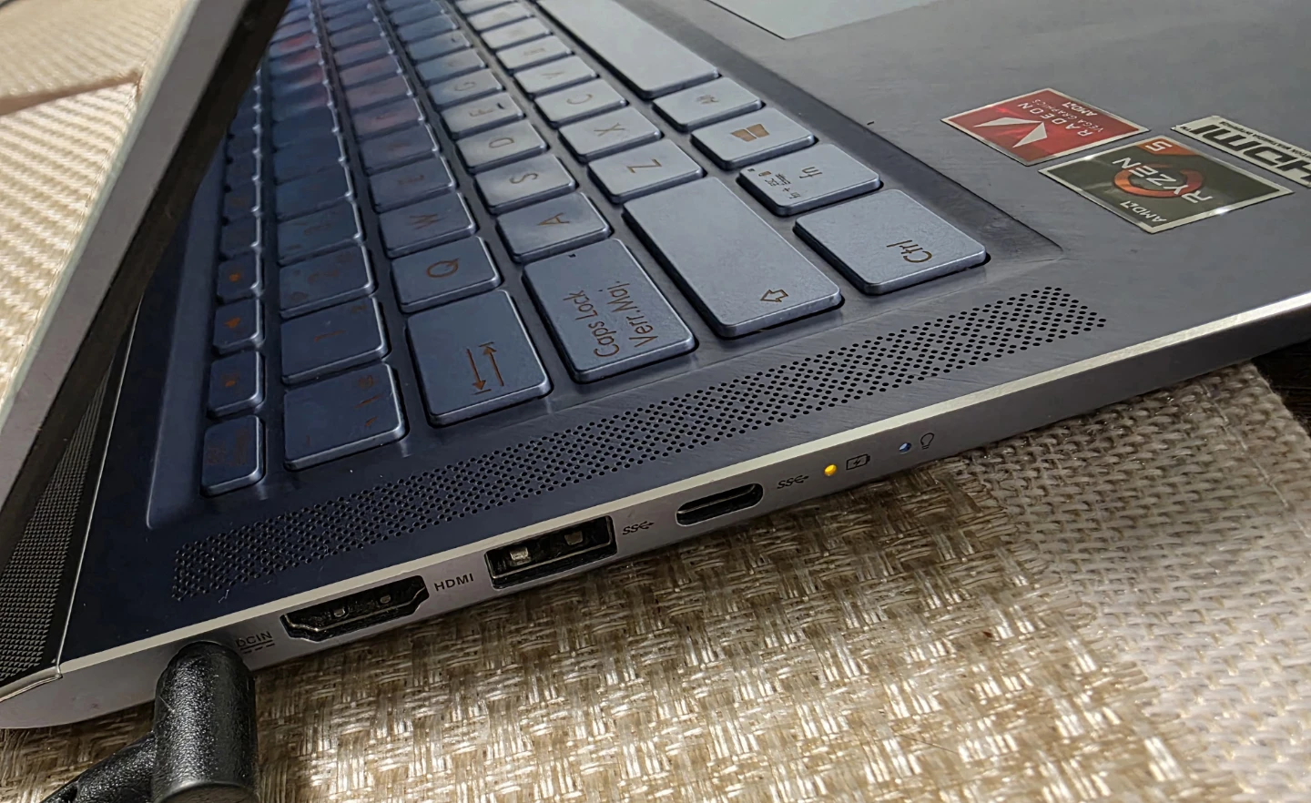 ASUS ZenBook UM431D Laptop 14 inch - photo 4