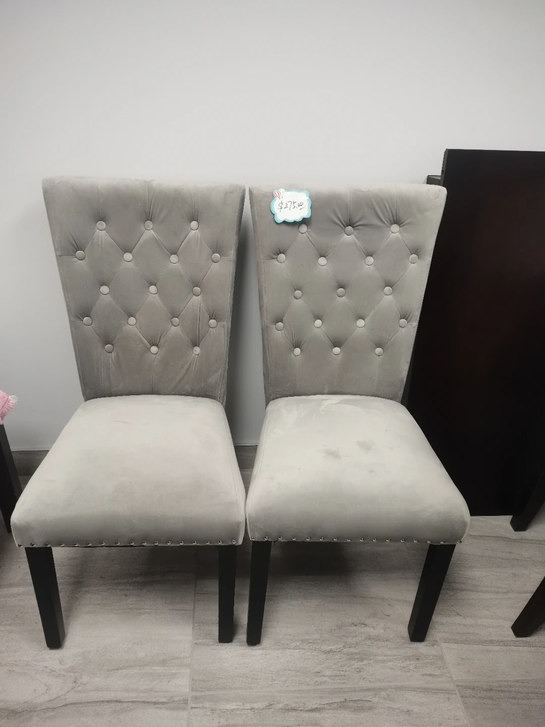 Set of 2 Grey Tufted Dining Chairs velvet