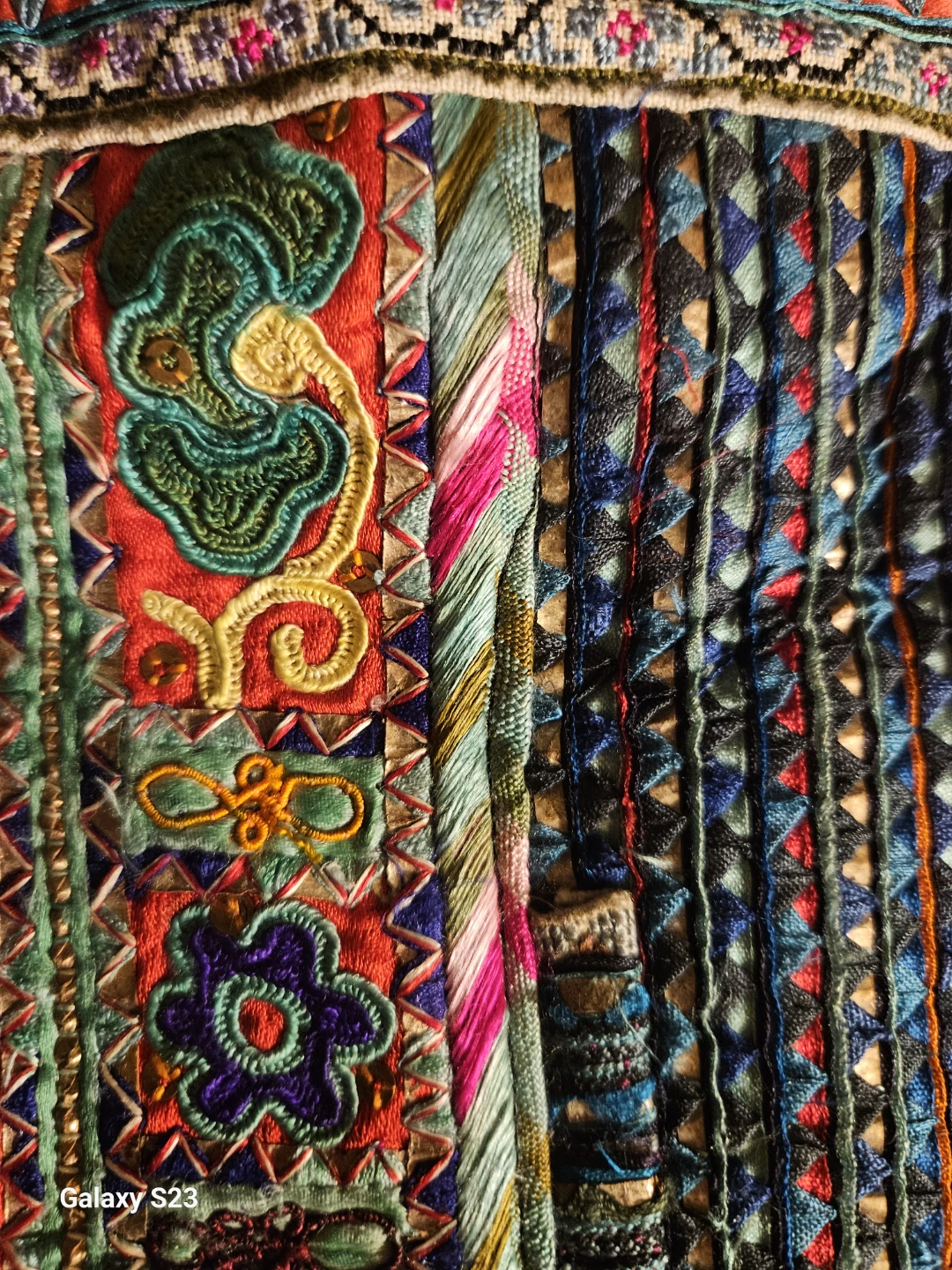 Handmade Embroidered Textile Wall Hanging - photo 3