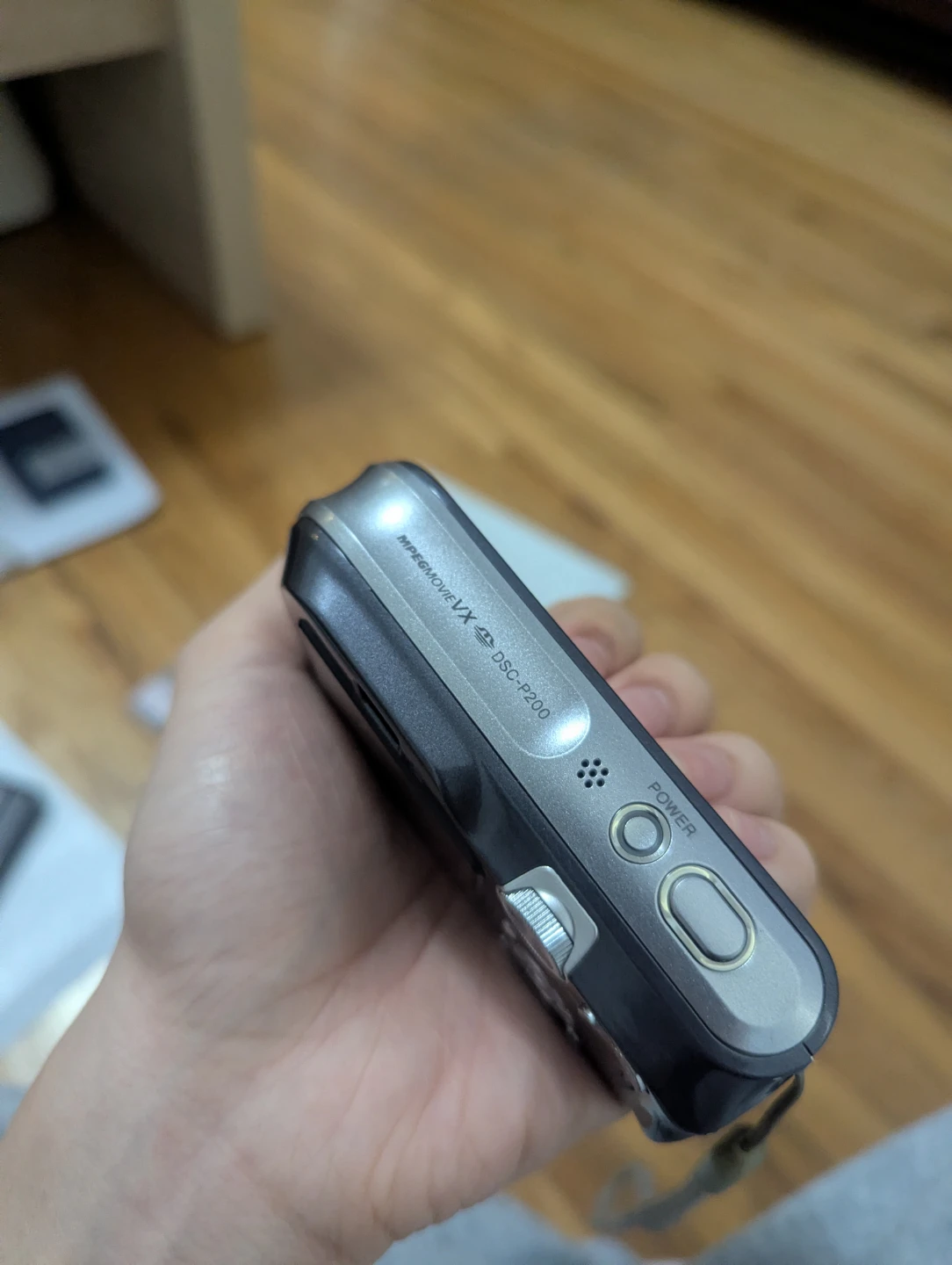 Sony Cyber-shot DSC-P200 7.2MP 3x Optical Zoom Digital Camera - photo 5