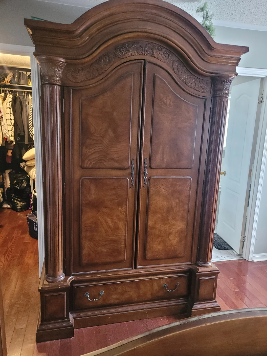 Antique Wooden Bedroom Set - photo 3