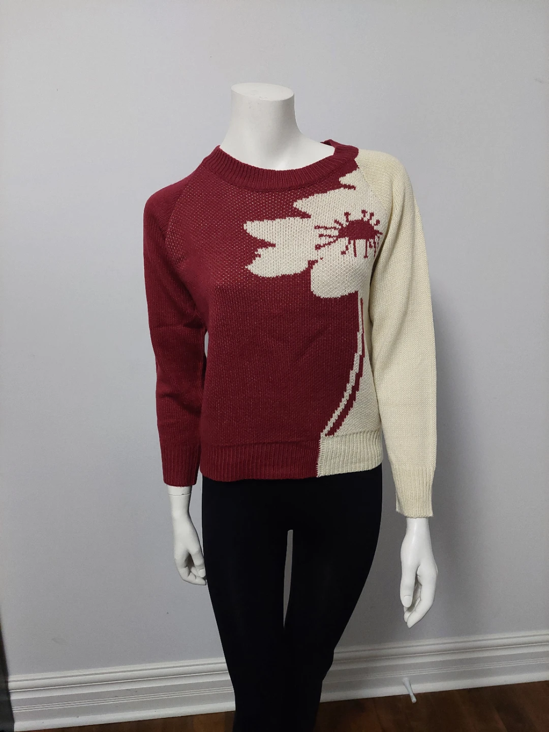 Women's Two-Tone Floral Knit Sweater Small
