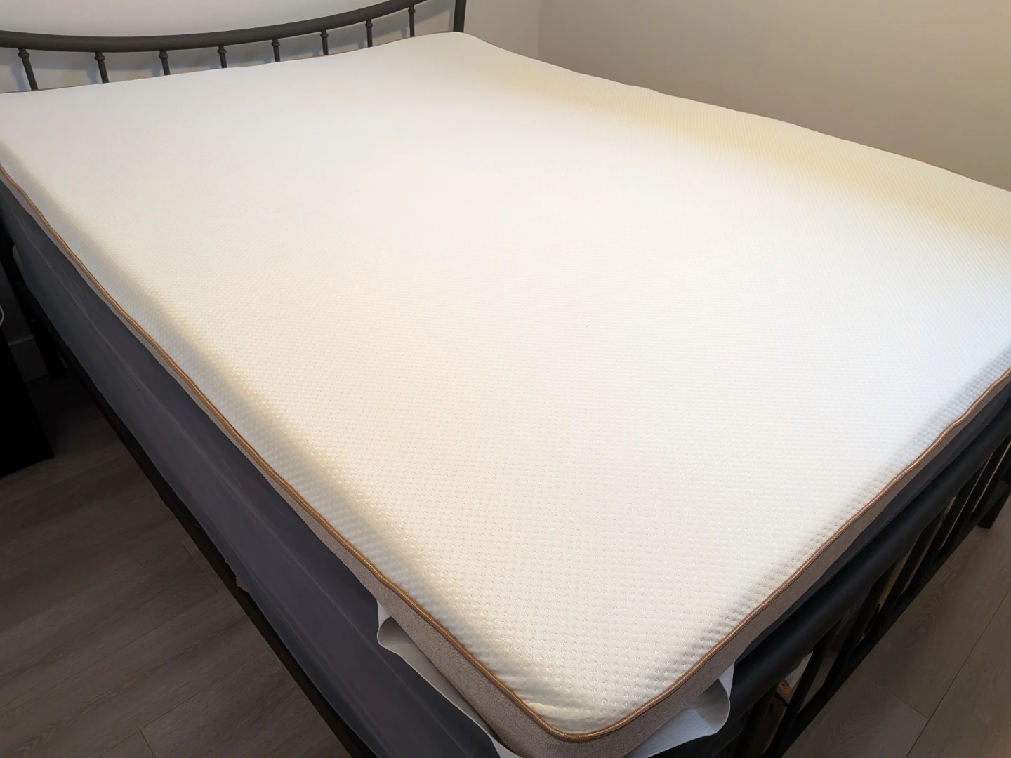 BedStory Queen Mattress Topper
