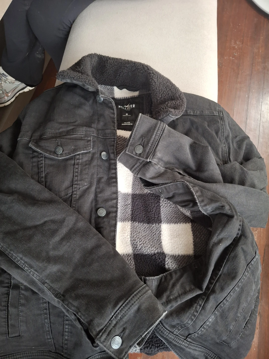 Hollister Men's Sherpa Lined Denim Jacket Size M - photo 2