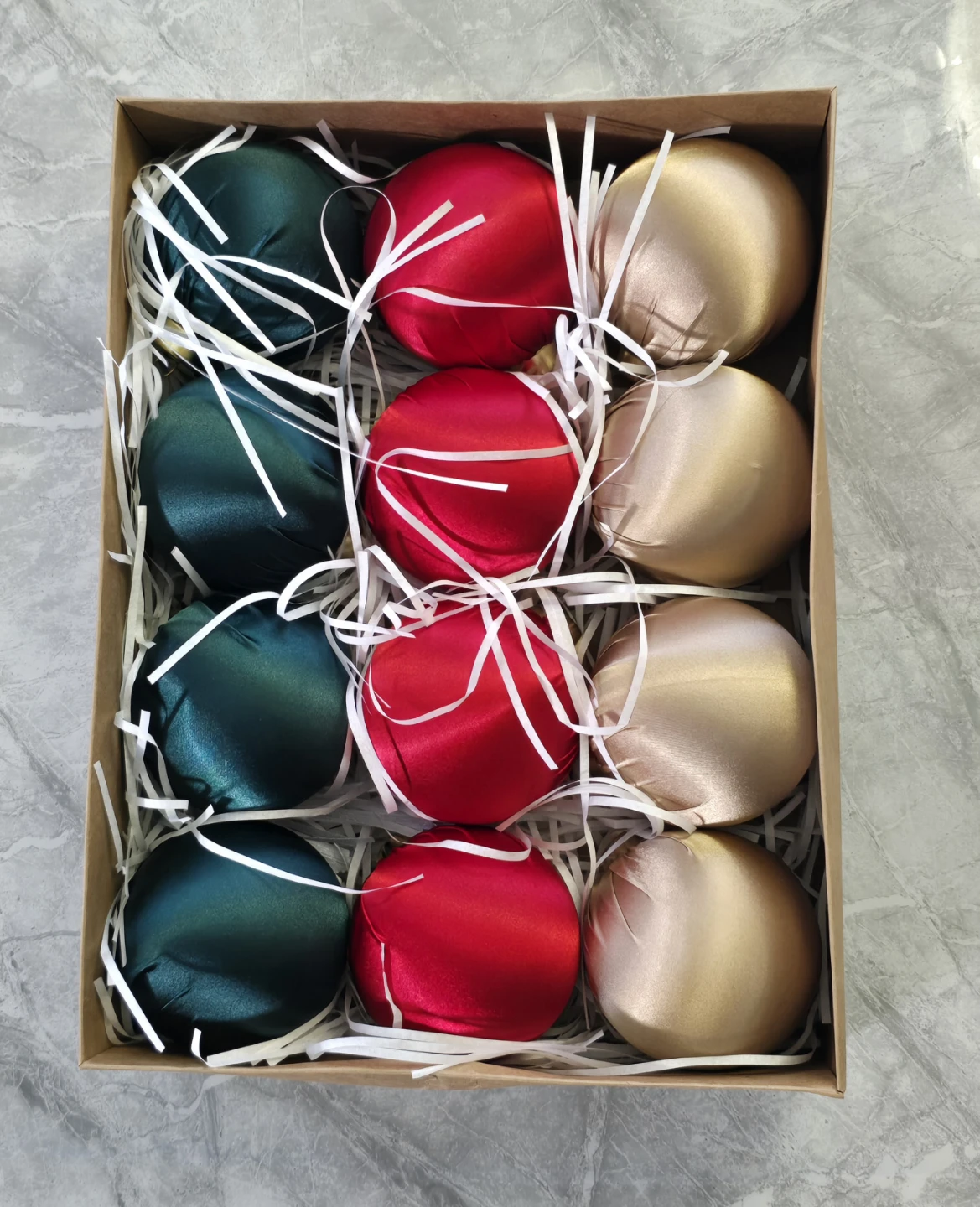 3" simgoing 12 pcs satin christmas decoration (red, gre