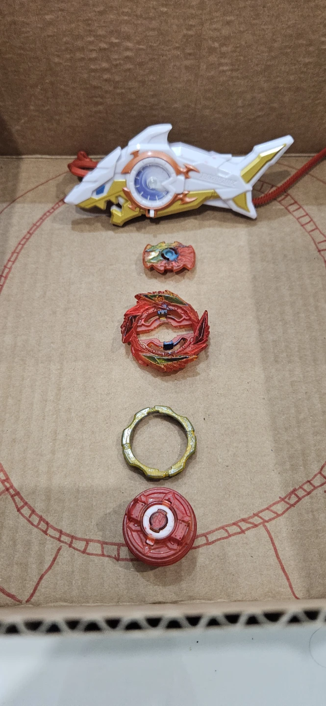 Beyblade Burst Dynamite Battle with a cool shark launcher - photo 2
