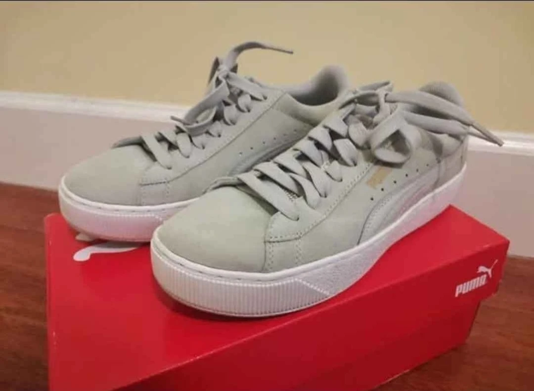 Puma Vikky Platform Sneakers🧡