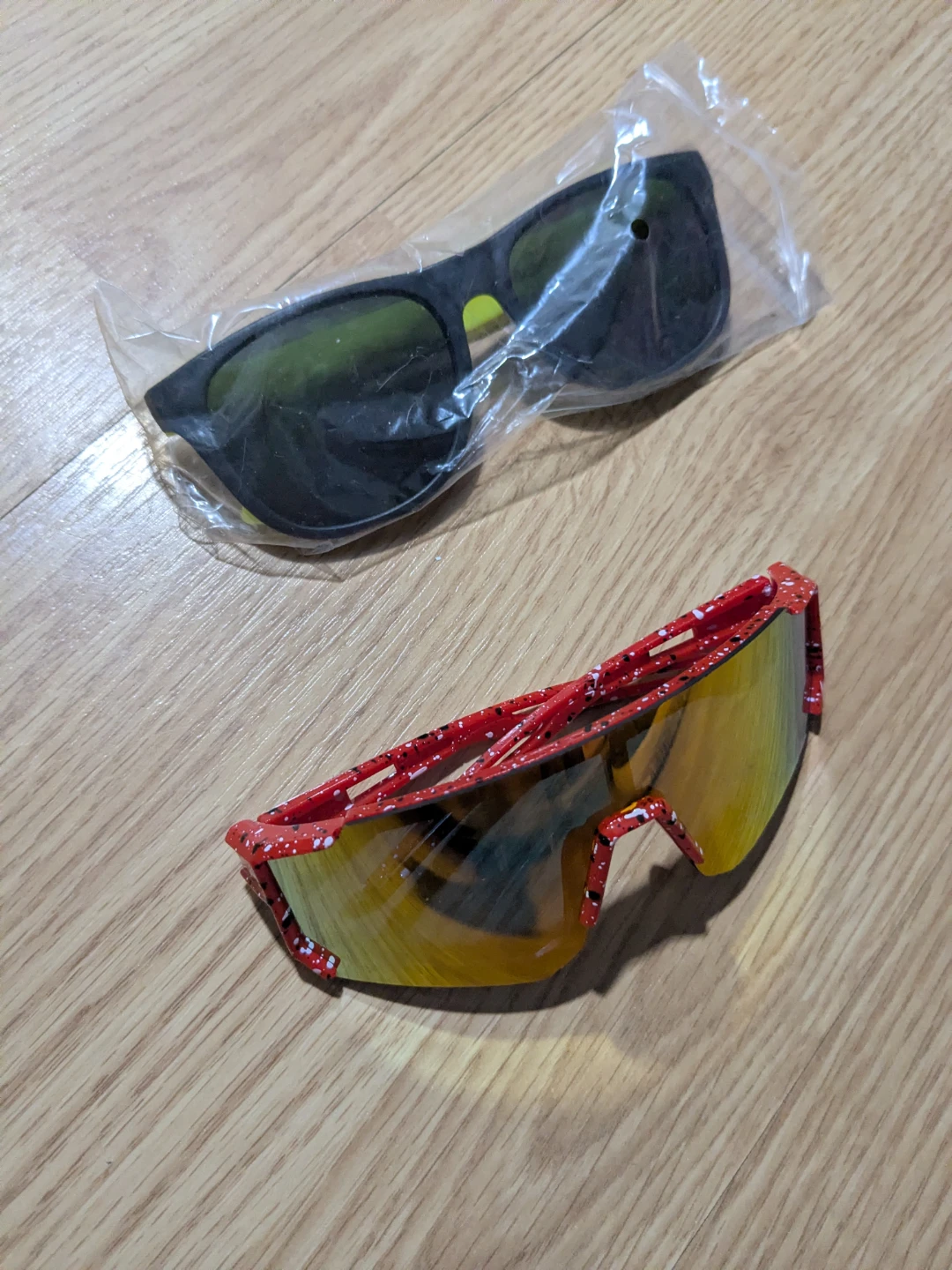 Sunglasses - Red/Yellow & Black/Yellow 🧡🧡🧡