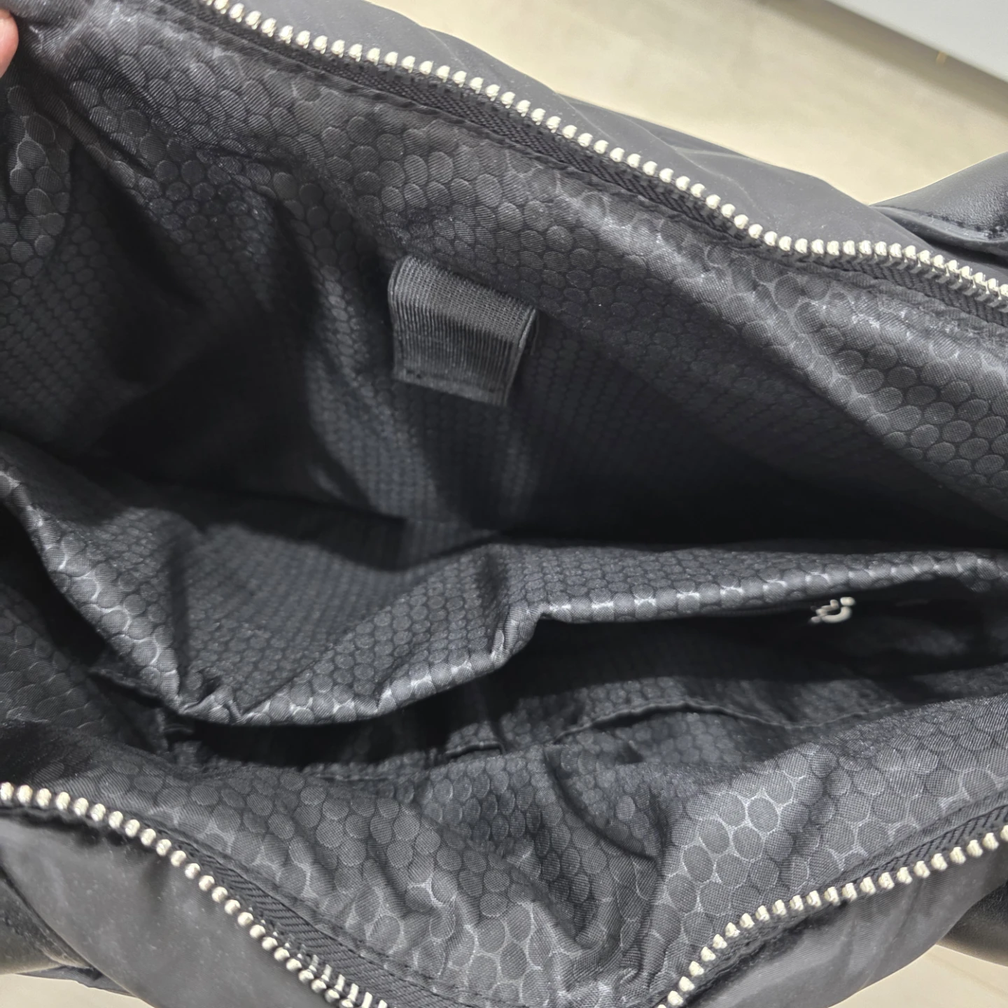 Black Puffer Tote Bag - photo 2