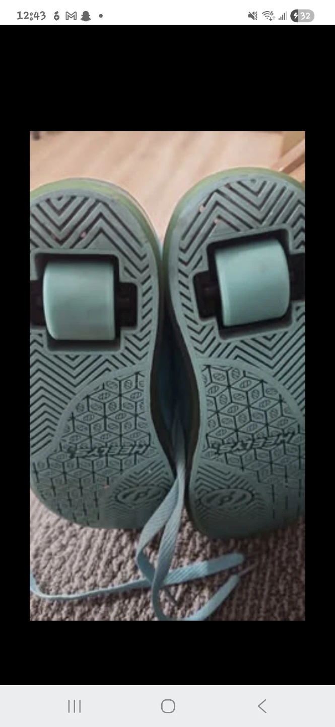 Heelys Roller Shoes - Youth Size 5 - photo 4