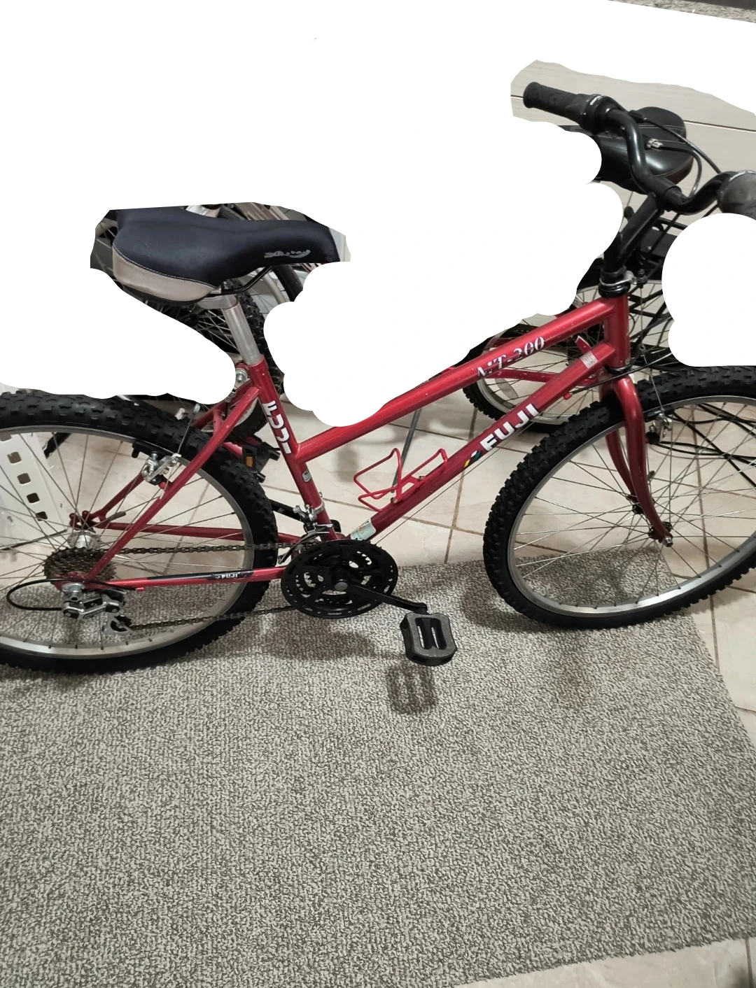 Fuji MT-200 Red Mountain Bike