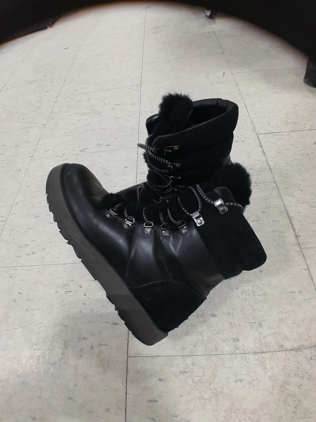Black Winter Boots with Fur Trim original UGG men's Size 8 - photo 3