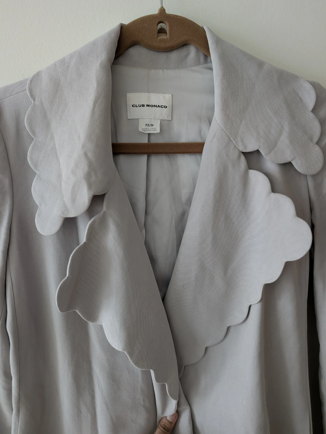 Club Monaco XS/TP Scalloped Trench Coat - photo 2