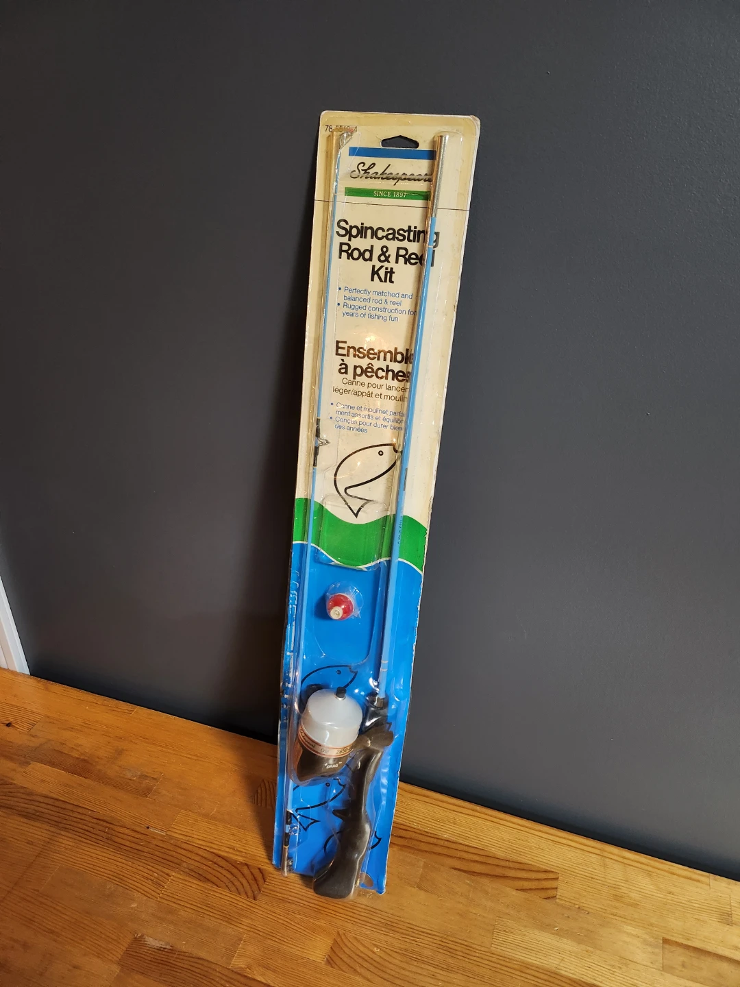 Vintage Shakespeare Spincasting Rod & Reel Kit - photo 4