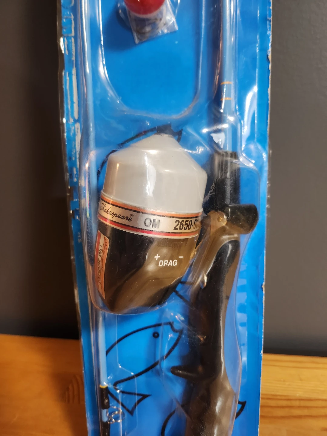 Vintage Shakespeare Spincasting Rod & Reel Kit - photo 2