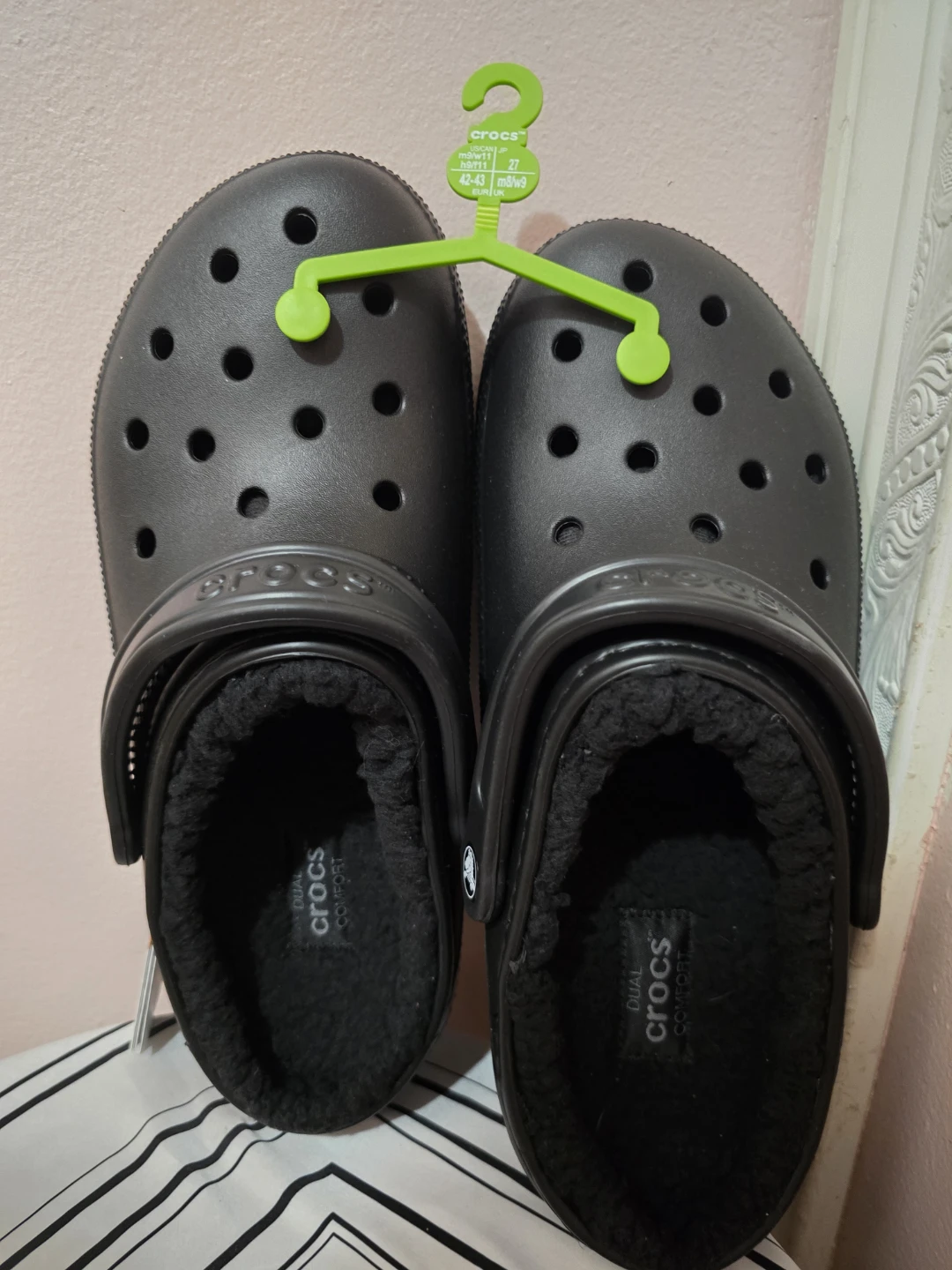 Crocs Classic Lined Clog, Black, Men's 9/Women's 11