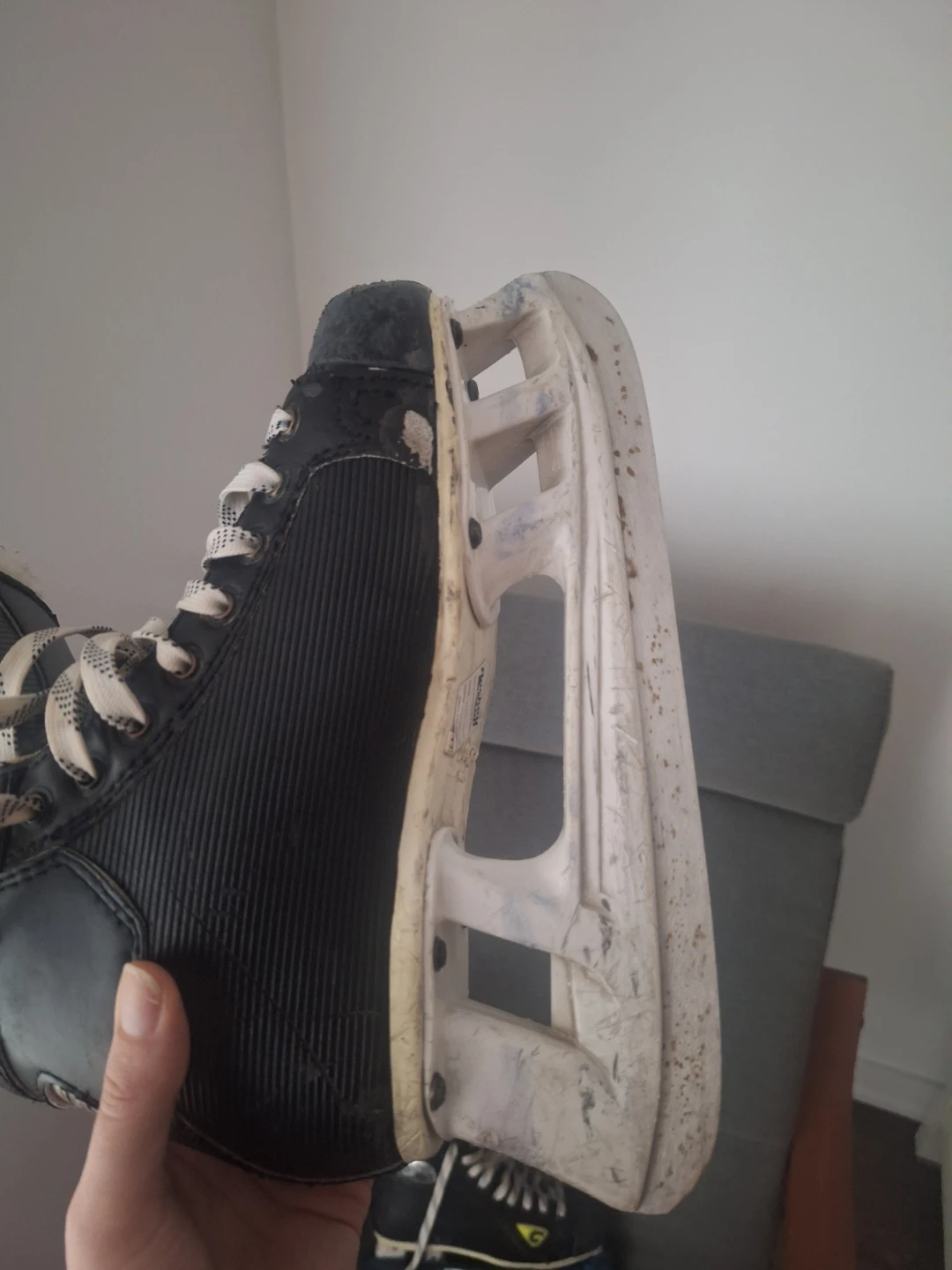 Hockey Ice Skates - Size 7 - photo 3
