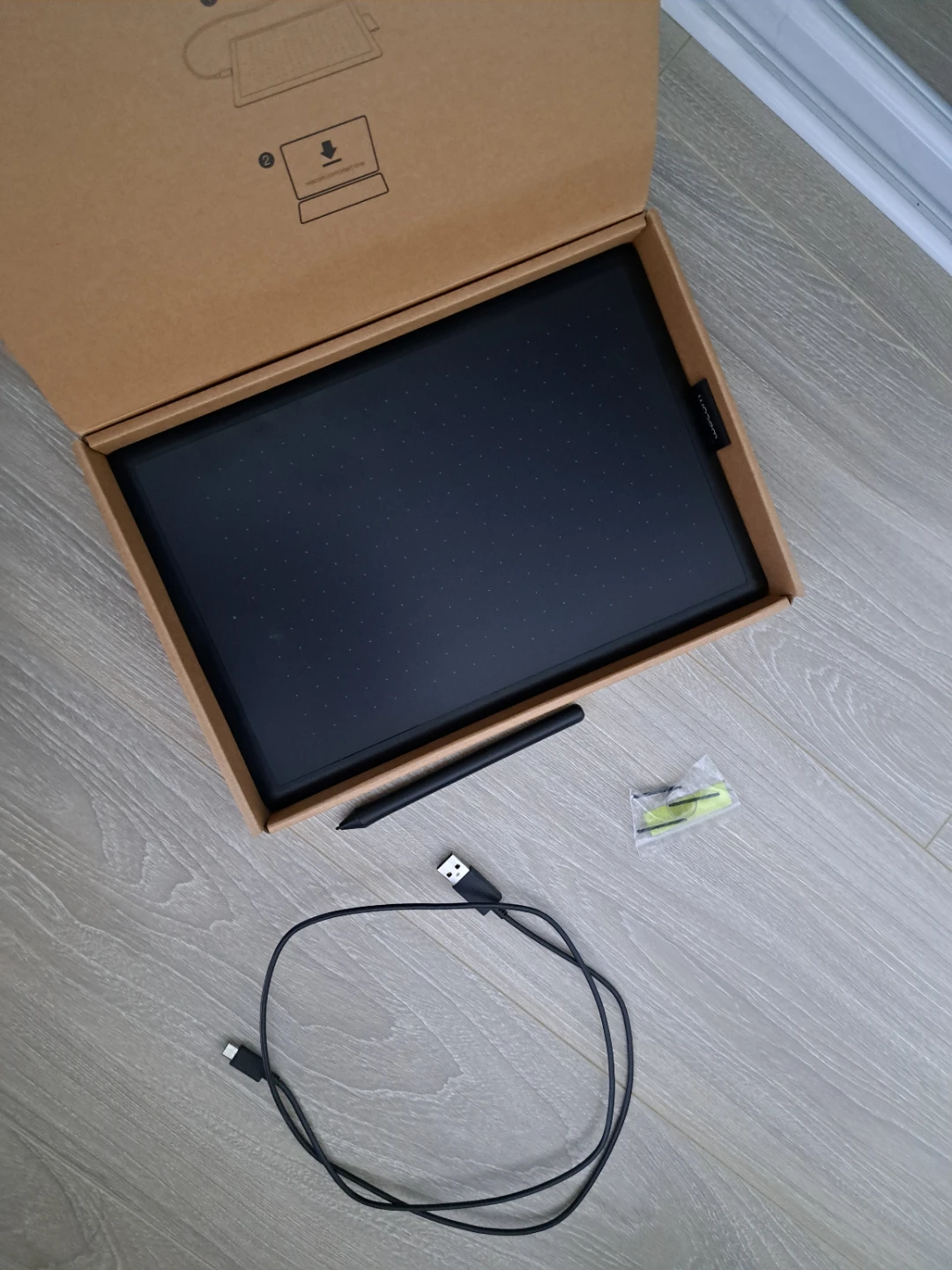 Graphic Tablet - Like New!